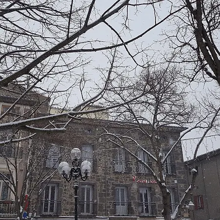 Logis Yseria - Historical Center Hotel