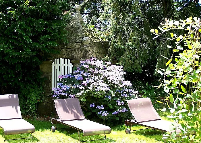 Logis Yseria - Historical Center Hotel 3*