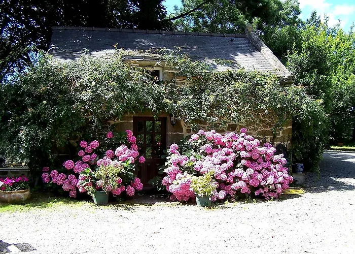 Logis Yseria - Historical Center 3*