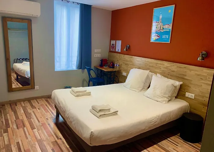 Logis Yseria - Historical Center Hotel