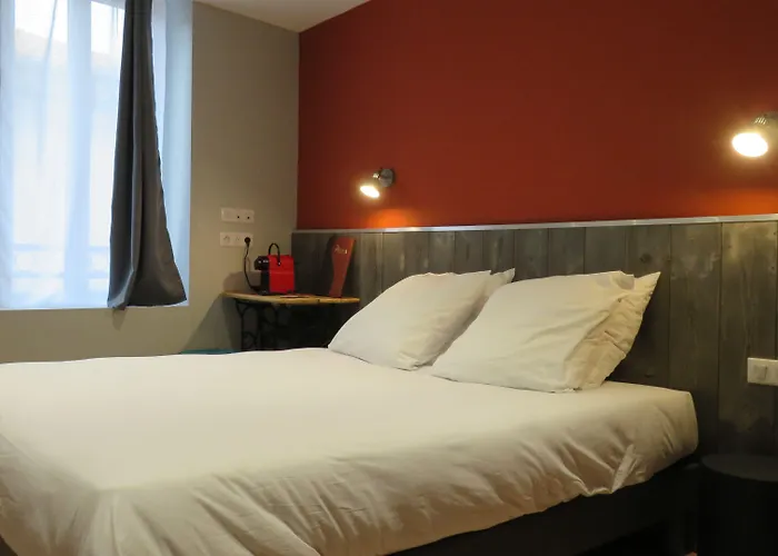 Logis Yseria - Historical Center 3*