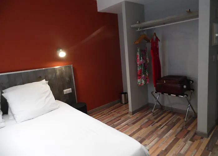 Hotel Logis Yseria - Historical Center