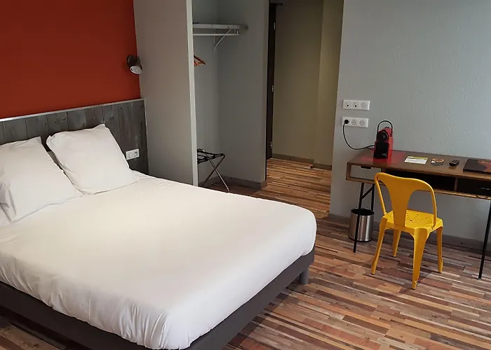 Logis Yseria - Historical Center Hotel