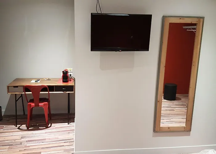 Logis Yseria - Historical Center 3*