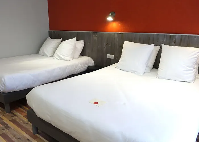 Logis Yseria - Historical Center Hotel 3*