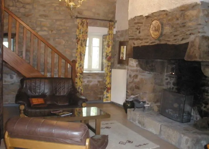 Logis Yseria - Historical Center Hotel