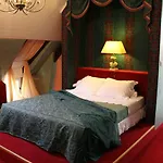 ホテル Logis Yseria - Historical Center