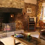 Logis Yseria - Historical Center מלון 3*