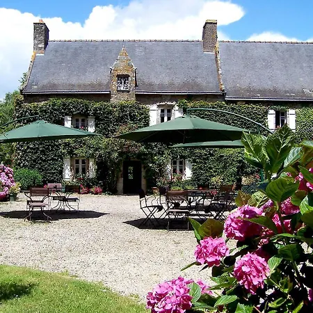 Logis Yseria - Historical Center Hotel