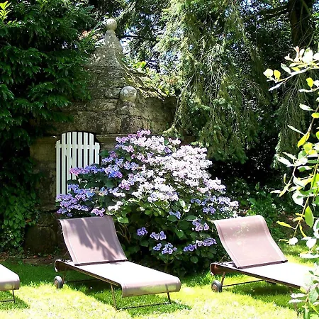 Logis Yseria - Historical Center Готель 3*