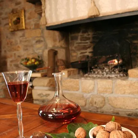 Logis Yseria - Historical Center Готель 3*