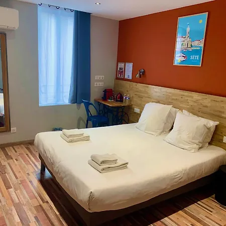 Logis Yseria - Historical Center Szálloda