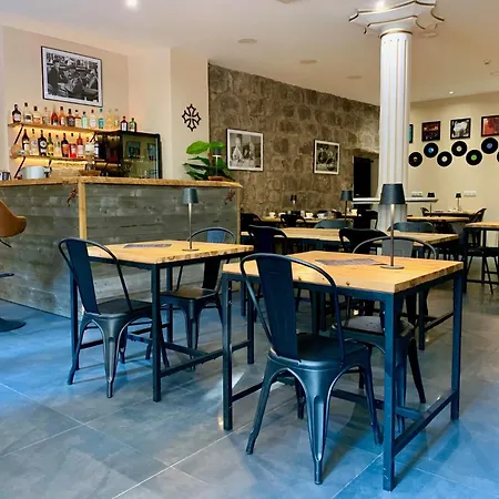 Готель Logis Yseria - Historical Center 3*