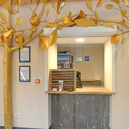 Logis Yseria - Historical Center Hotel