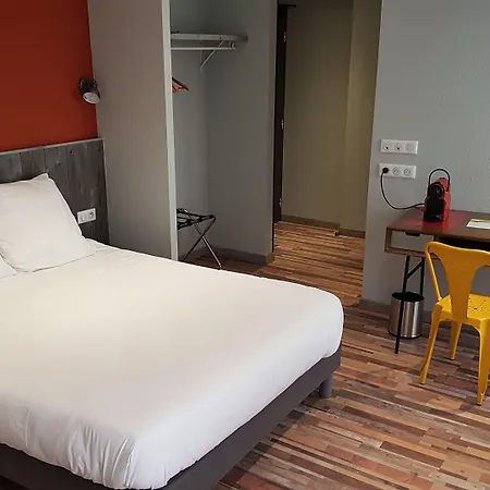 Logis Yseria - Historical Center Hotel