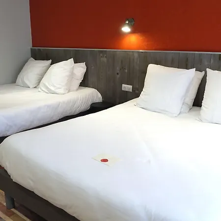 Logis Yseria - Historical Center Hotel 3*