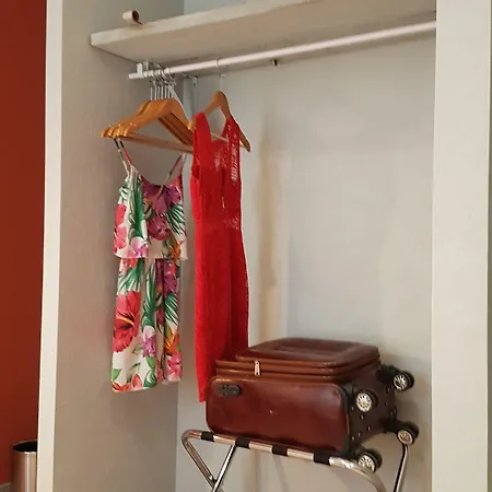 Logis Yseria - Historical Center Hotel 3*