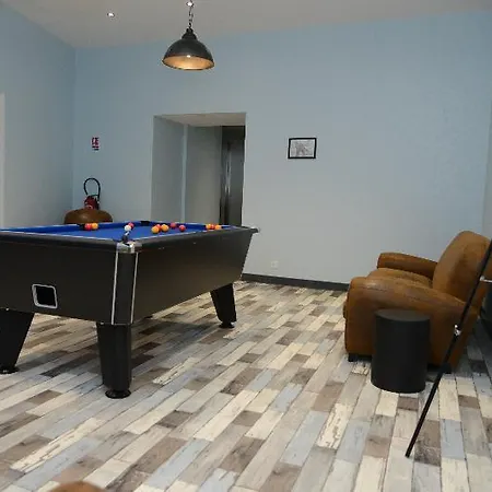 Logis Yseria - Historical Center Готель 3*
