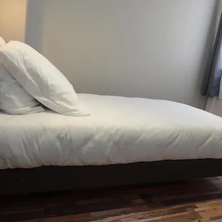 Logis Yseria - Historical Center 3* Агд