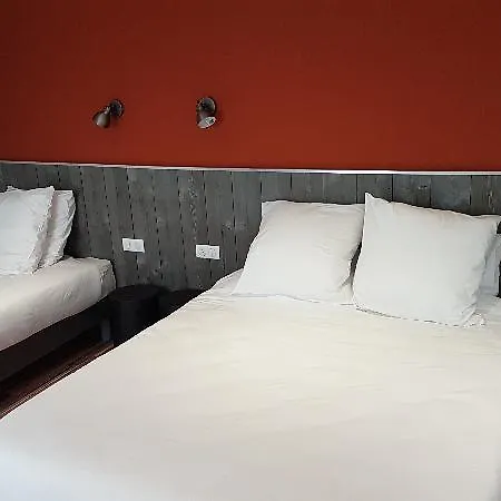 Logis Yseria - Historical Center Готель 3*