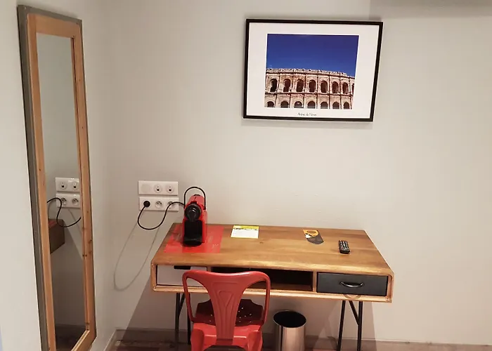 ホテル Logis Yseria - Historical Center アグド