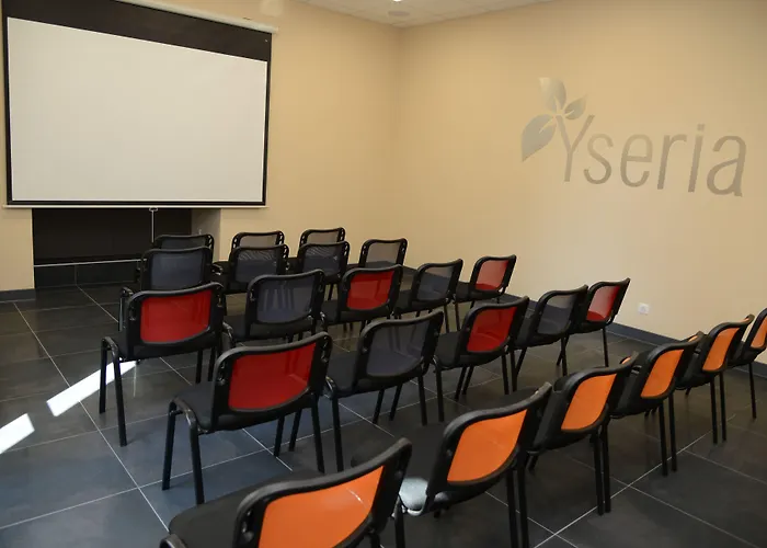 Logis Yseria - Historical Center ホテル