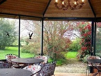 ホテル Logis Yseria - Historical Center 3*