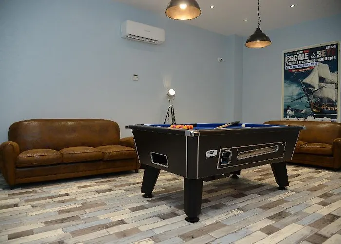 ホテル Logis Yseria - Historical Center