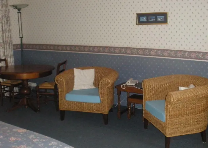 ホテル Logis Yseria - Historical Center アグド